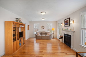 19 Kennedy Ct, Cumberland, RI 02864, USA Photo 24