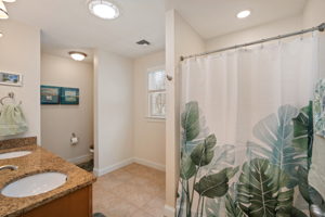 19 Kennedy Ct, Cumberland, RI 02864, USA Photo 15
