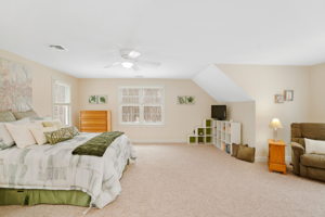 19 Kennedy Ct, Cumberland, RI 02864, USA Photo 8
