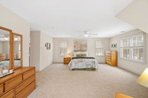 19 Kennedy Ct, Cumberland, RI 02864, USA Photo 9