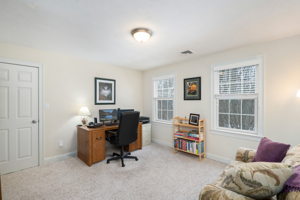 19 Kennedy Ct, Cumberland, RI 02864, USA Photo 5