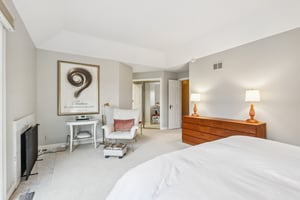 Landmark St-S2311-024.jpg