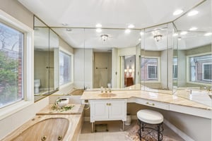 Landmark St-S2311-028.jpg