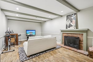 Landmark St-S2311-037.jpg