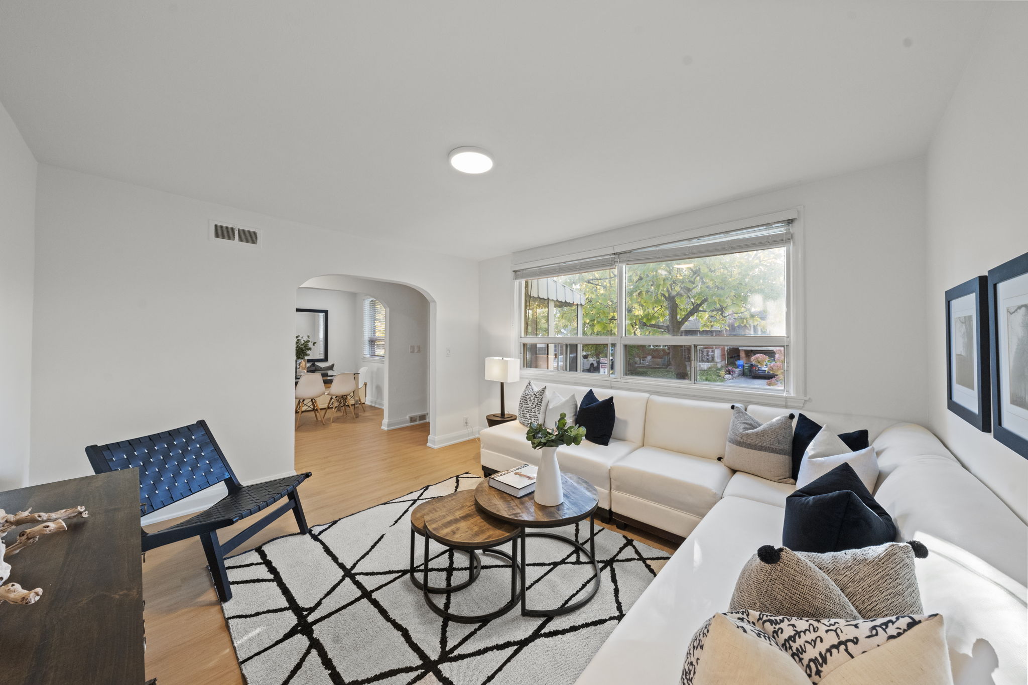 19 Lillington Ave Toronto, ON M1N 3K4