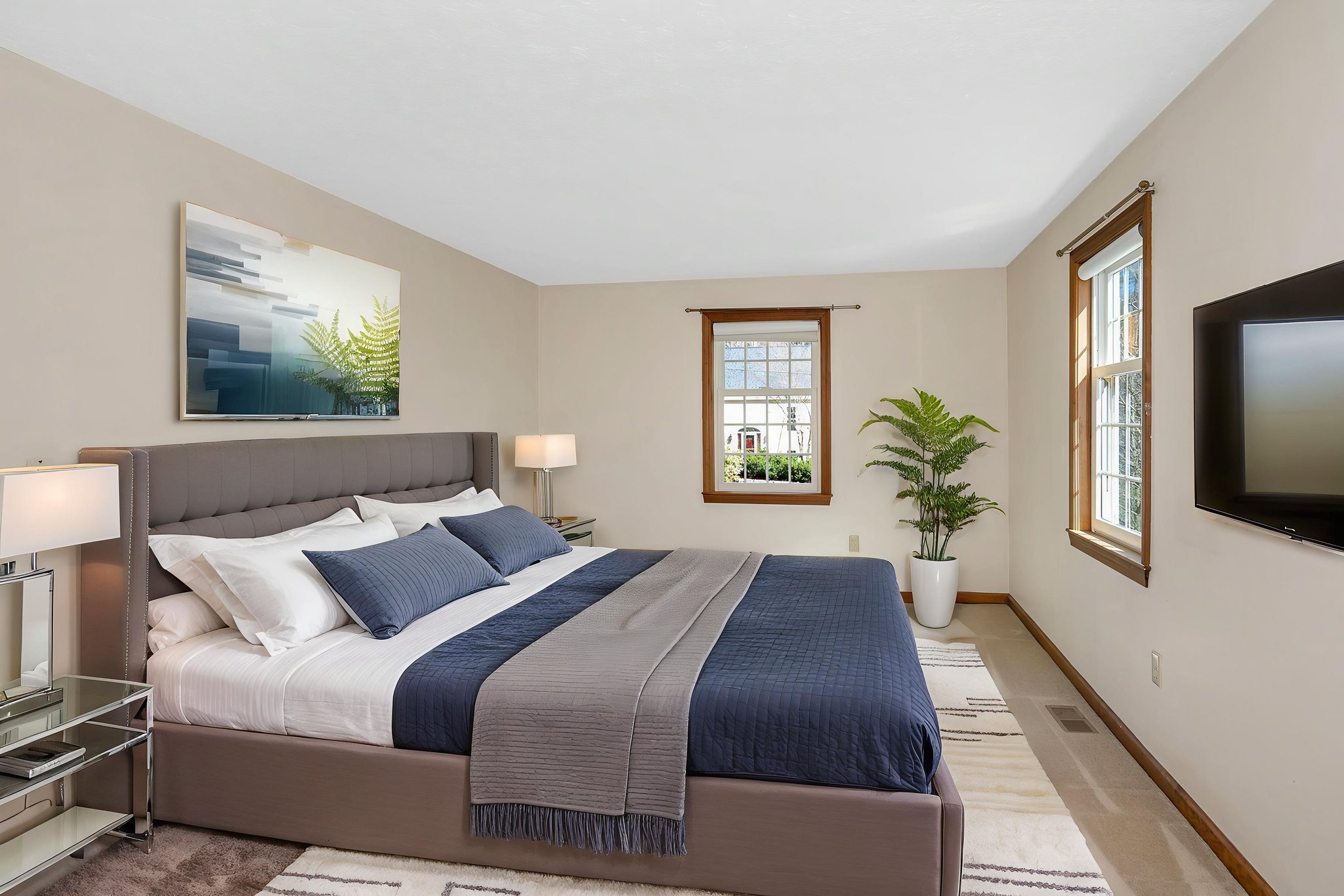 DSC_8330 virtually staged.jpeg