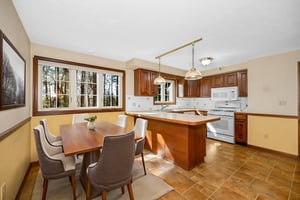 DSC_8319 virtually staged.jpeg