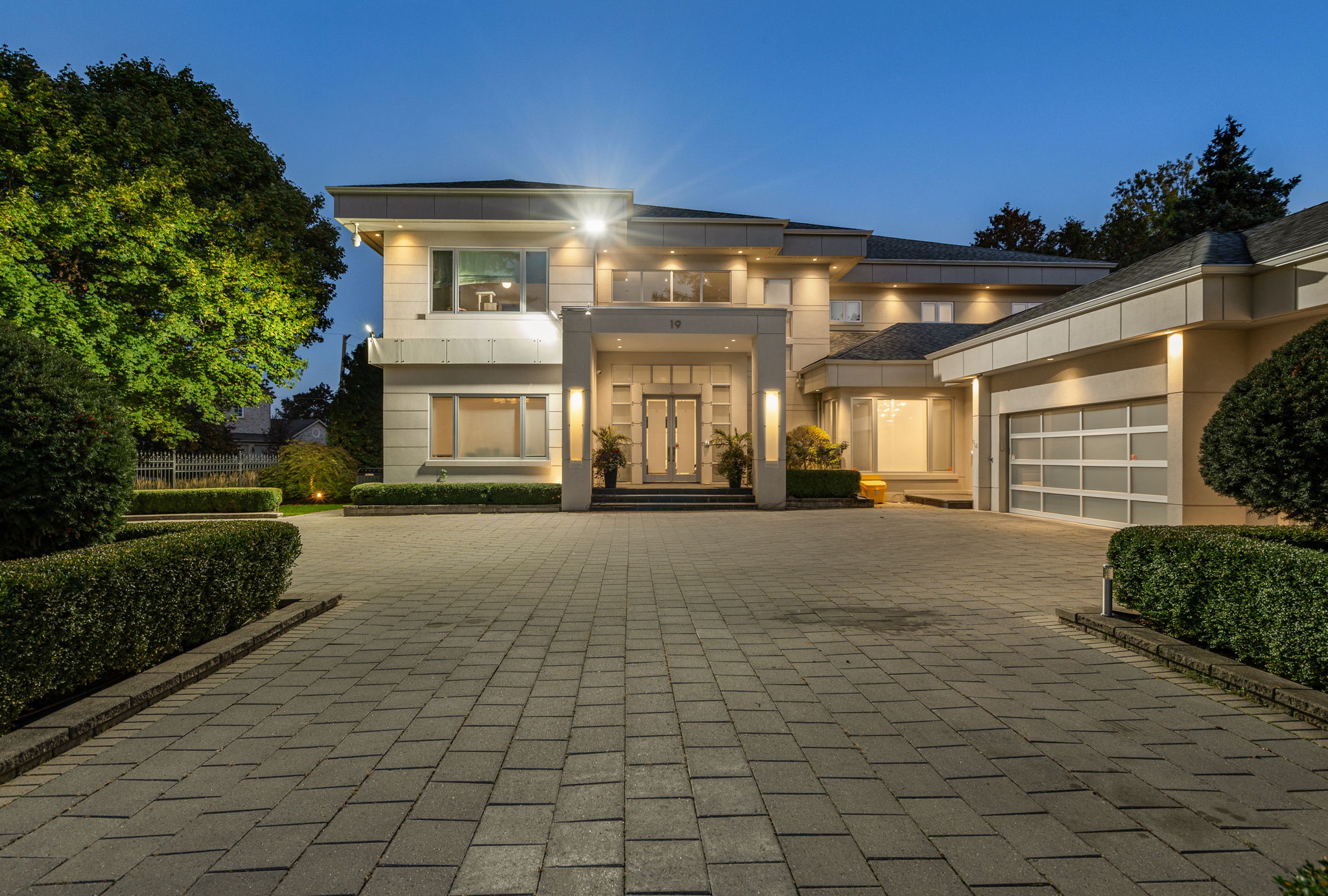 19 Maryvale Crescent Richmond Hill, ON L4C 6P6