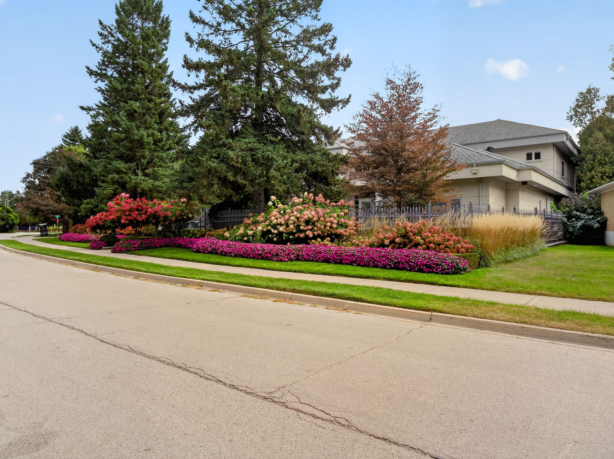 19 Maryvale Crescent Richmond Hill, ON L4C 6P6