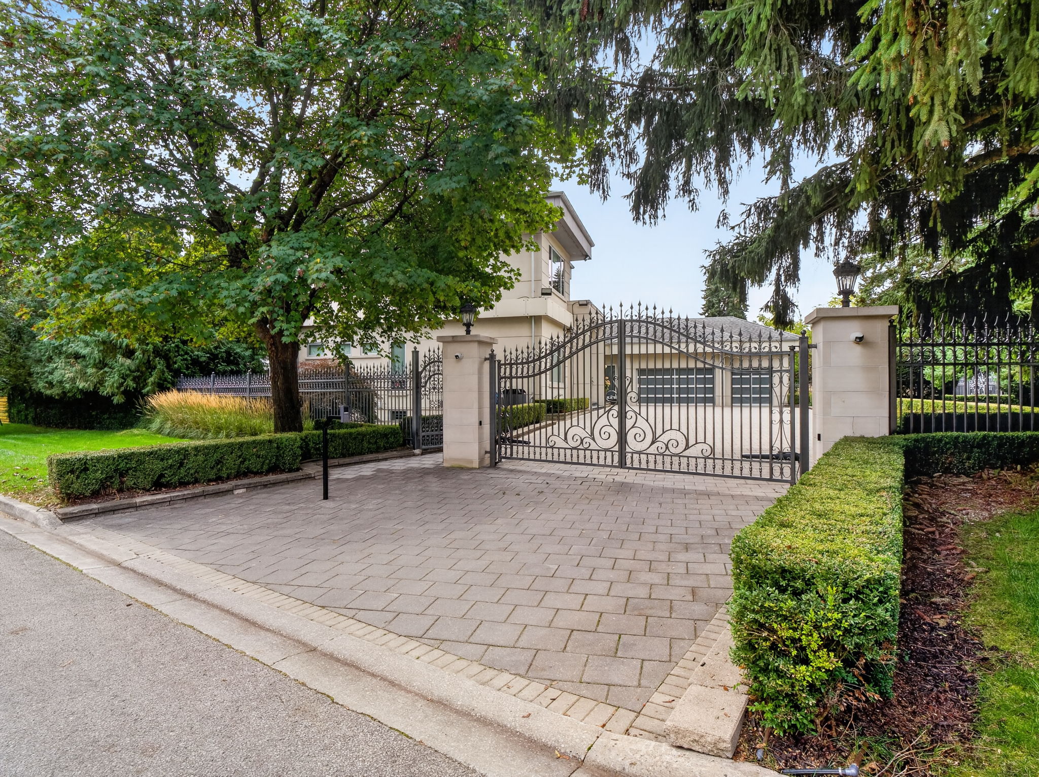 19 Maryvale Crescent Richmond Hill, ON L4C 6P6