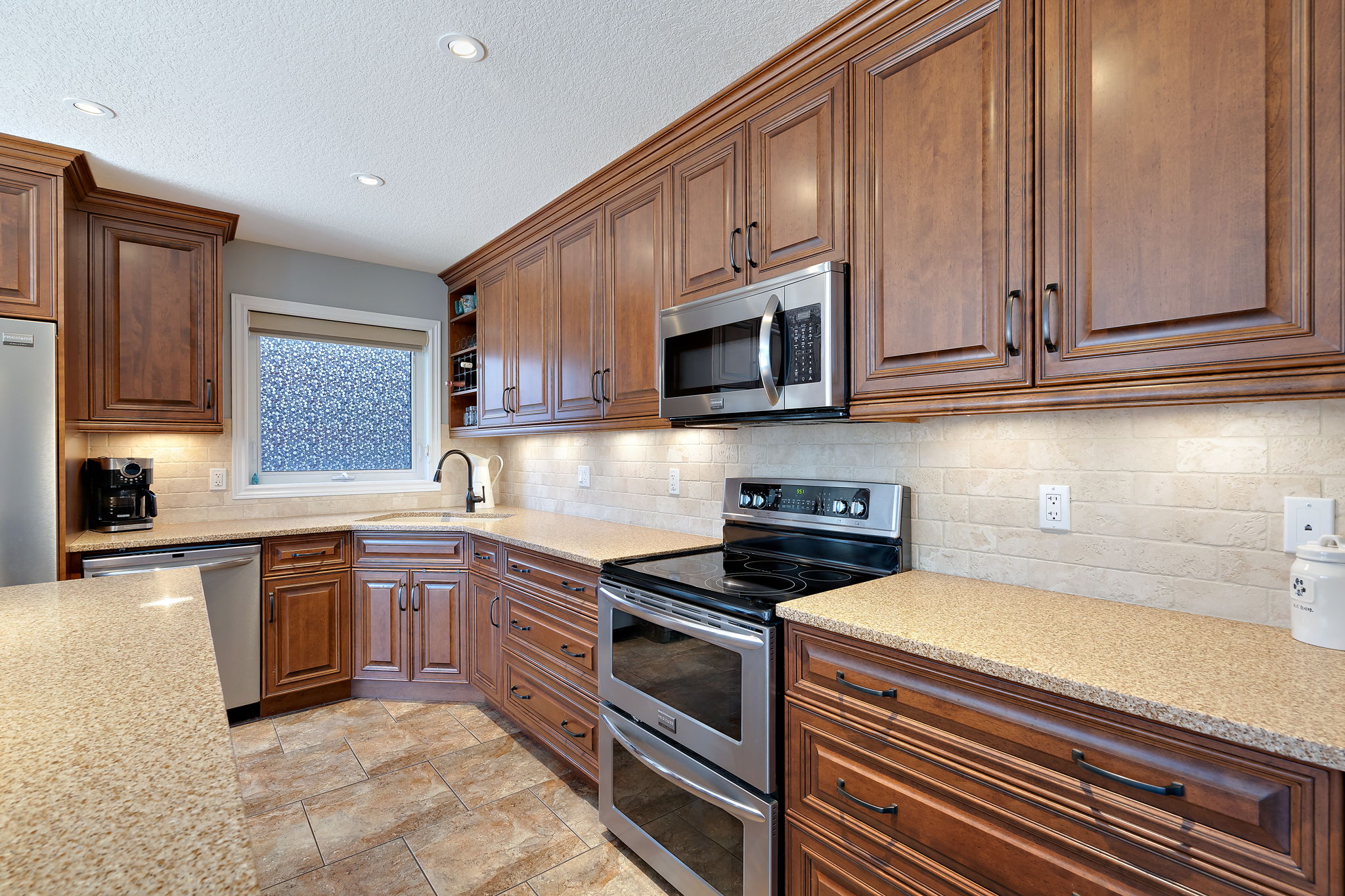  19 Melody Ln, Grand Valley, ON L0N 1G0, US Photo 14