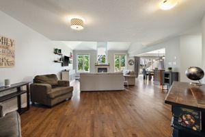  19 Melody Ln, Grand Valley, ON L0N 1G0, US Photo 5