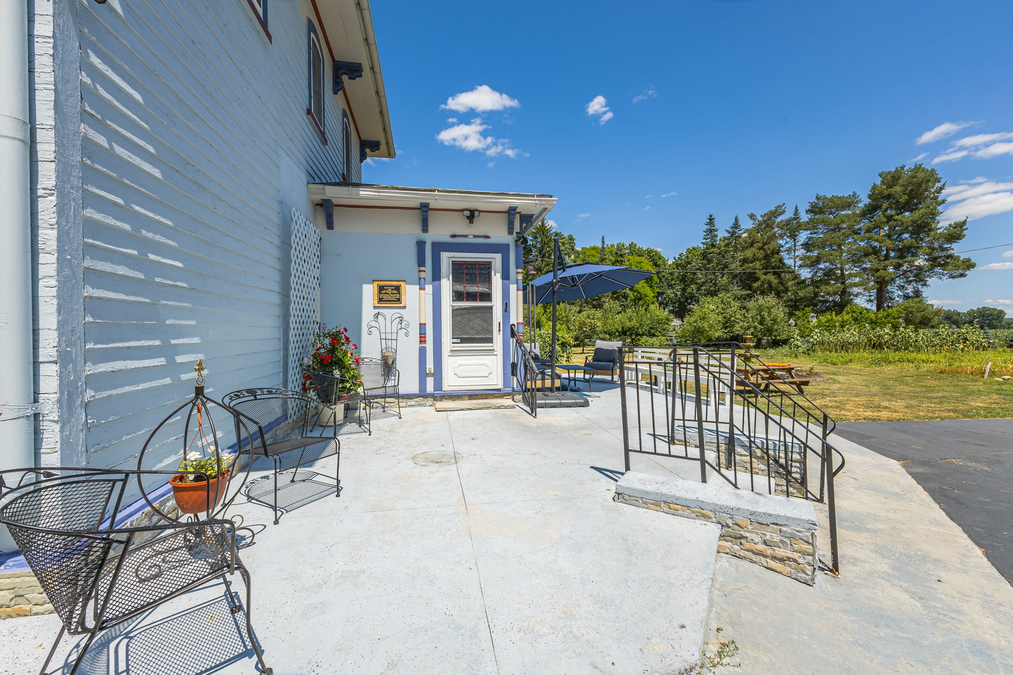 Photo 12