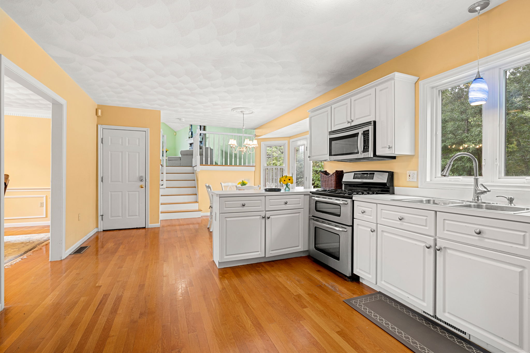 19 Noel Rd, Andover, MA 01810, USA Photo 6
