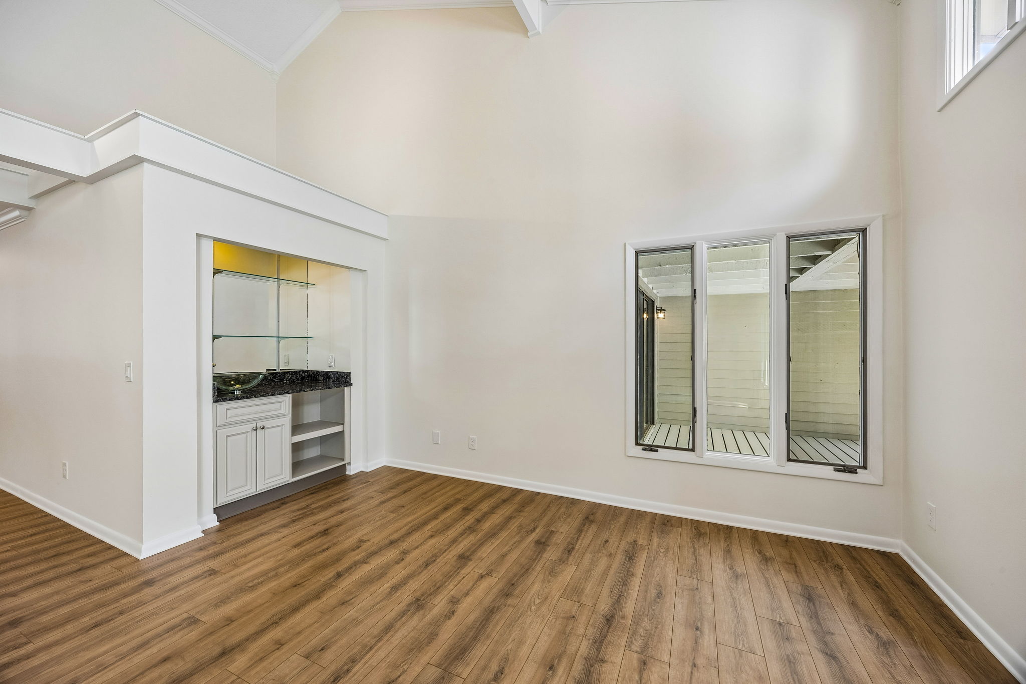 Dining Room/Wet Bar