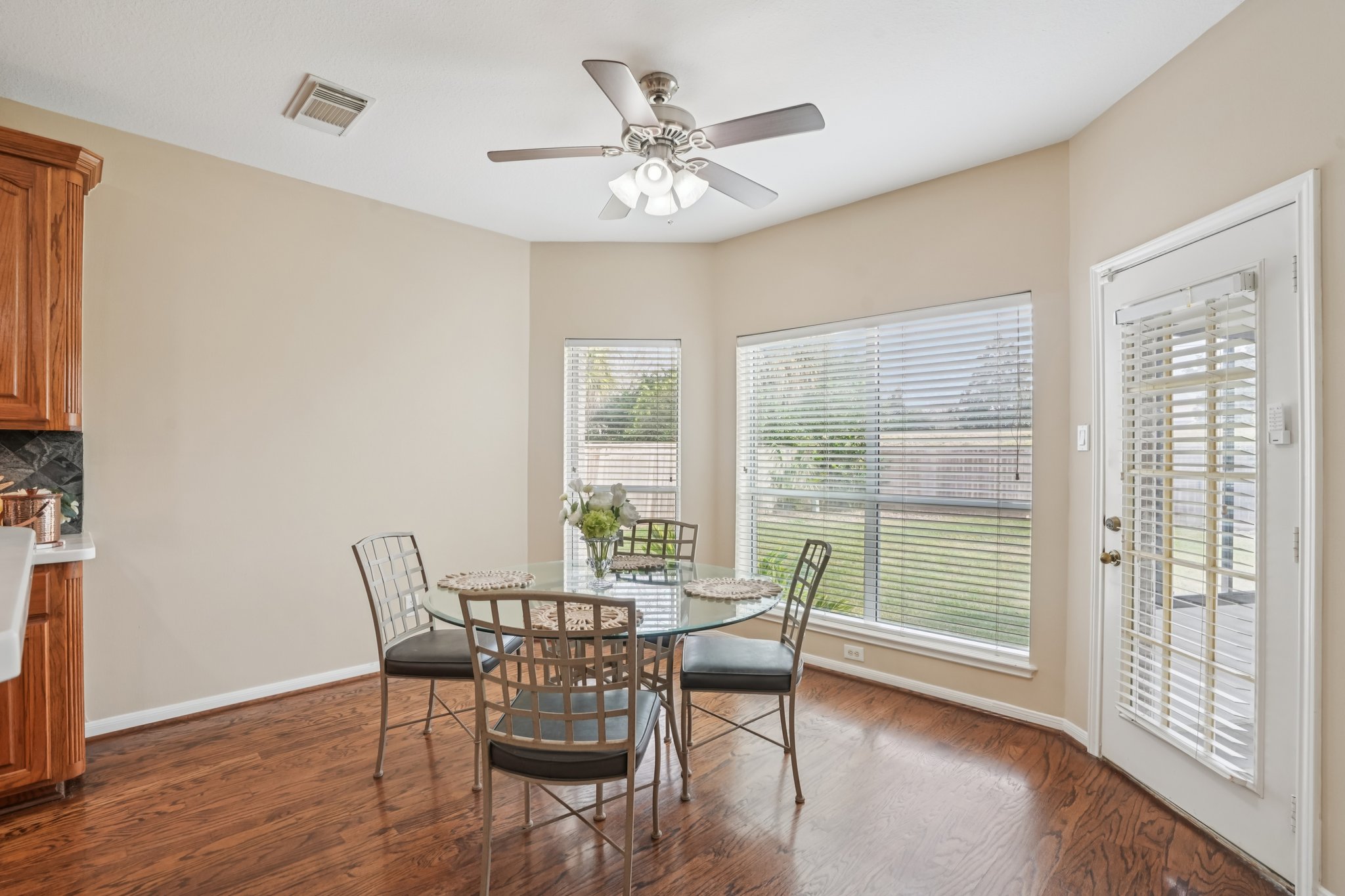 Rivercoach Ln-S1001-019.jpg