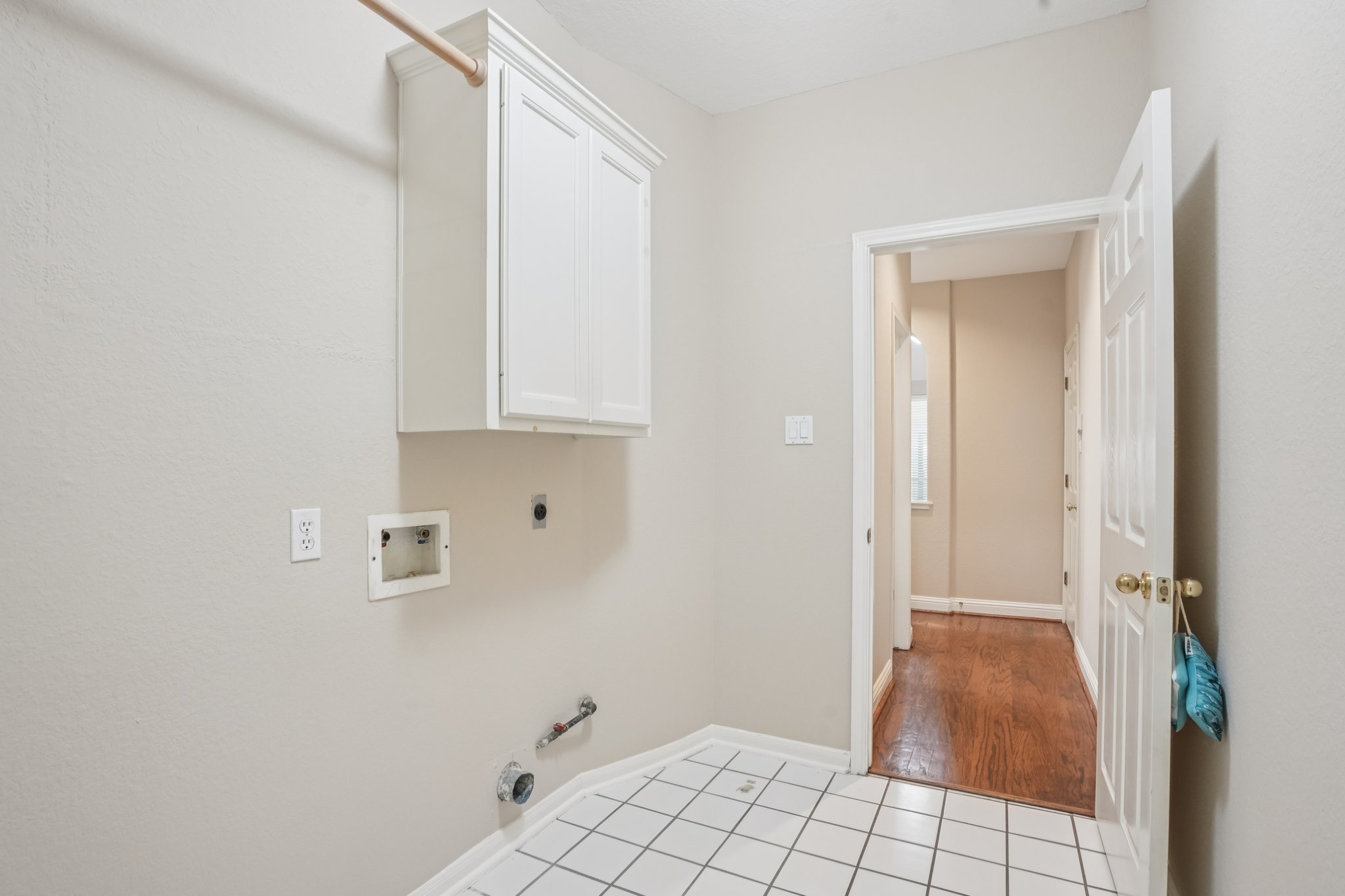 Rivercoach Ln-S1001-030.jpg