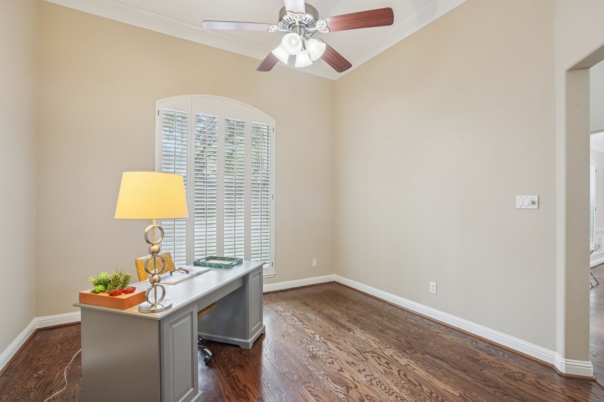 Rivercoach Ln-S1001-027r.jpg