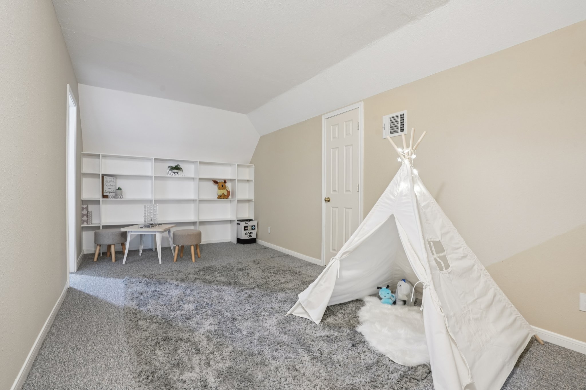 Rivercoach Ln-S1001-041r.jpg