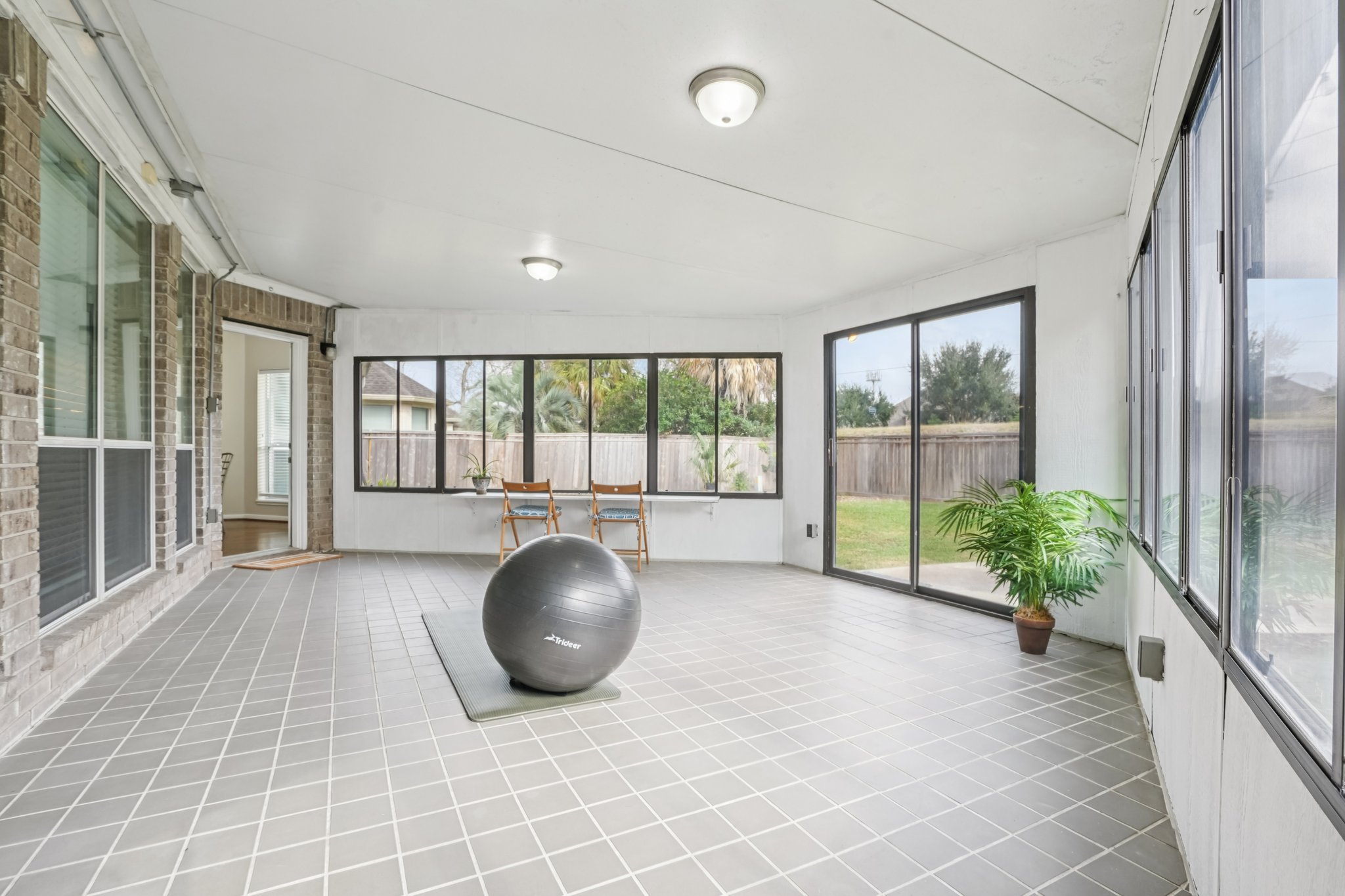 Rivercoach Ln-S1001-060r.jpg