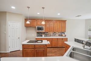 Rivercoach Ln-S1001-021.jpg