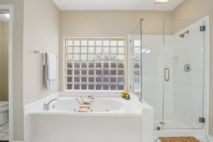 Rivercoach Ln-S1001-033.jpg