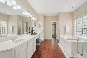 Rivercoach Ln-S1001-035.jpg