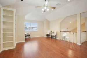 Rivercoach Ln-S1001-045r.jpg