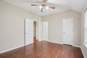 Rivercoach Ln-S1001-047r.jpg