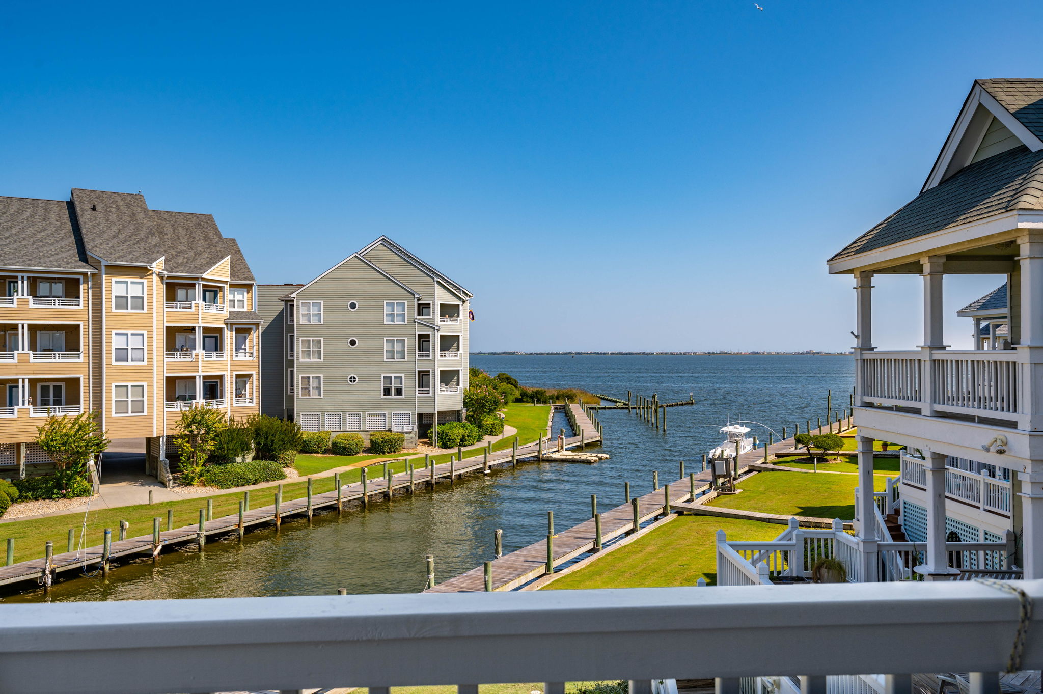 19 Sailfish | Bedroom 3 - Private Deck View