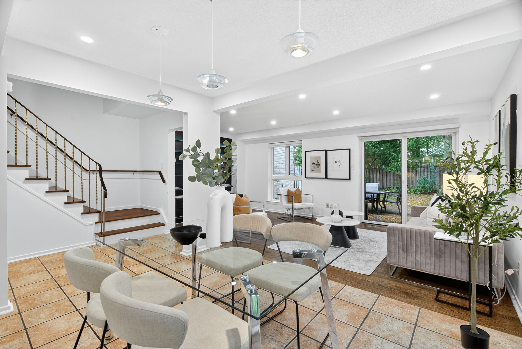 19 Snowshoe Millway Toronto, ON M2L 1T4