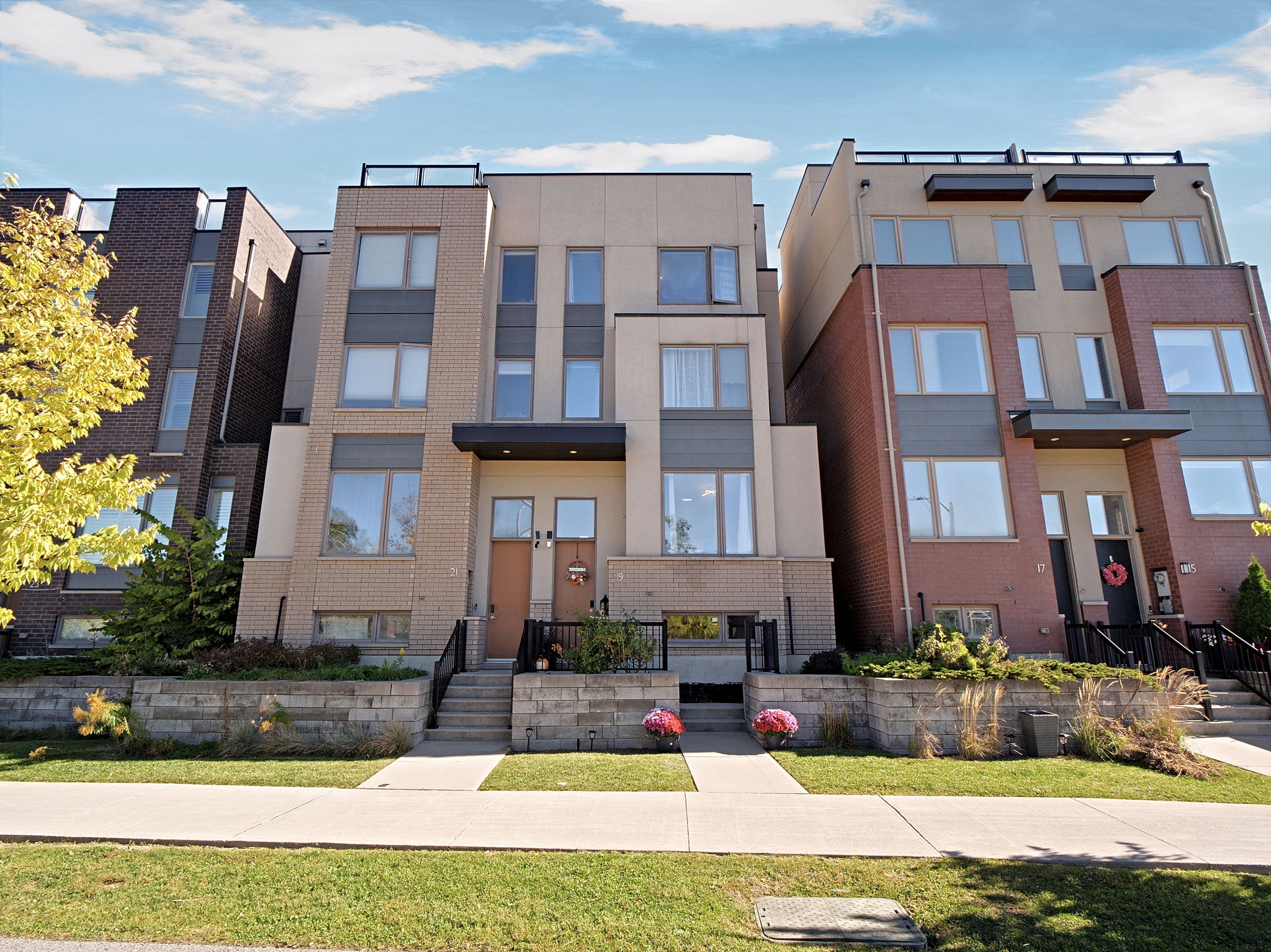 19 Stanley Greene Blvd Toronto, ON M3K 0B1