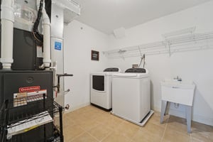 Summit Dr-0406-040.jpg