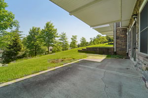 Summit Dr-0406-077.jpg