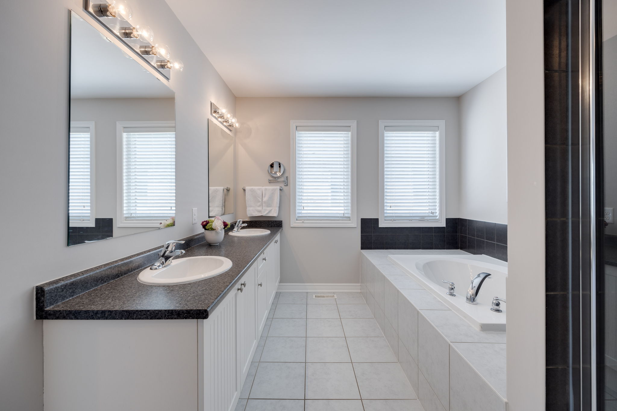 Aurora property showcase — delivered property photograph 25