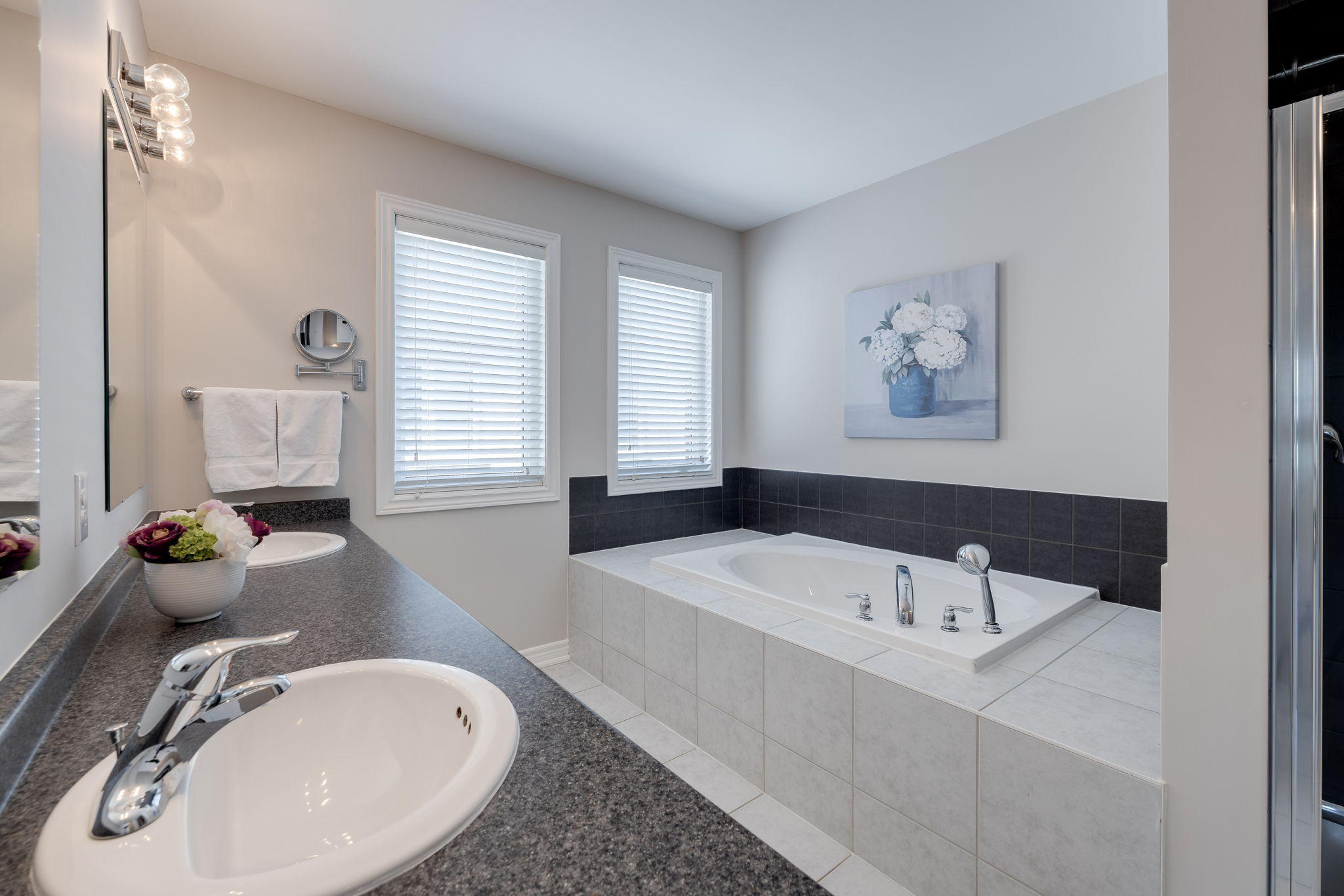 Aurora property showcase — delivered property photograph 24