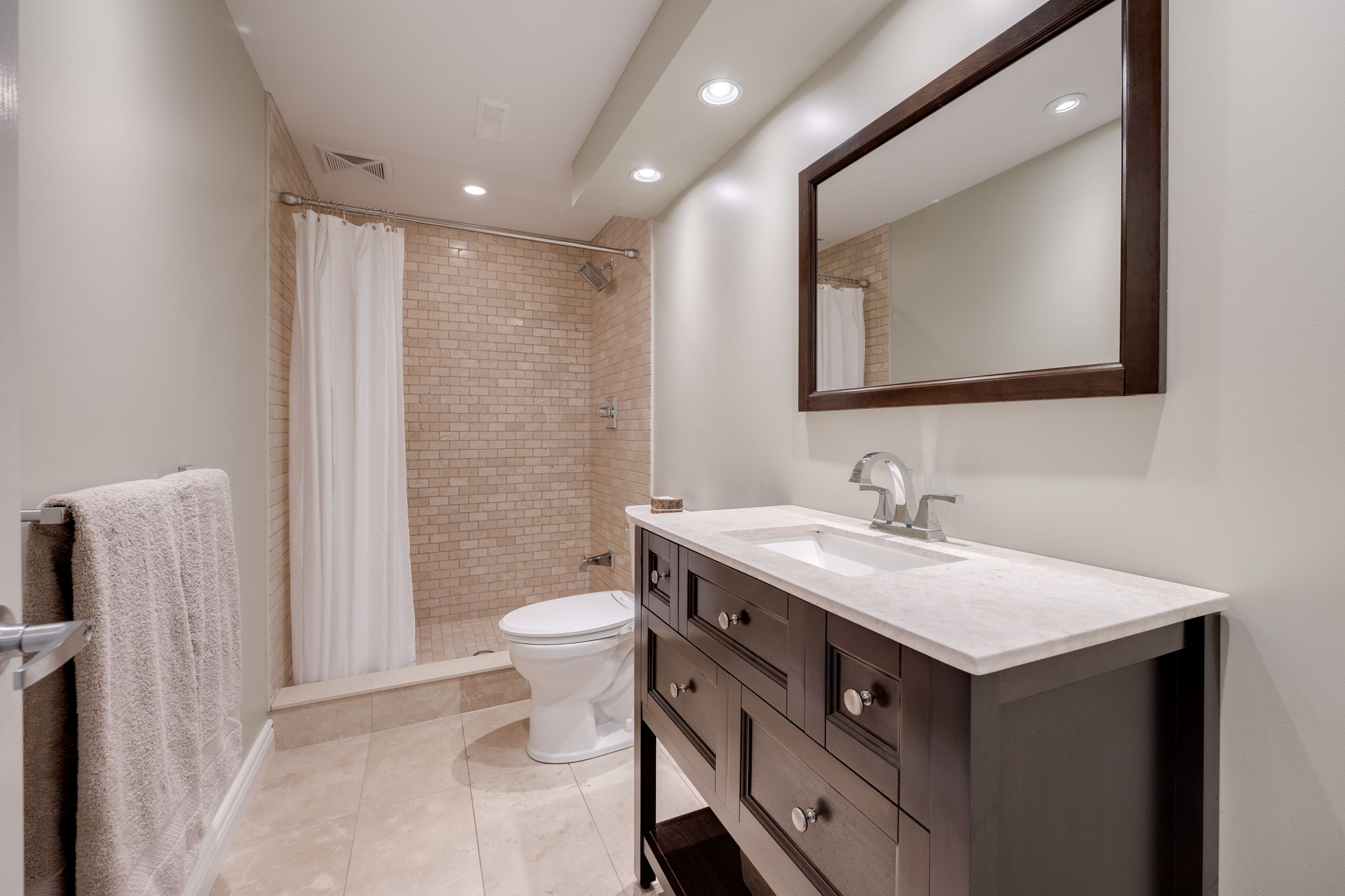 Aurora property showcase — delivered property photograph 37