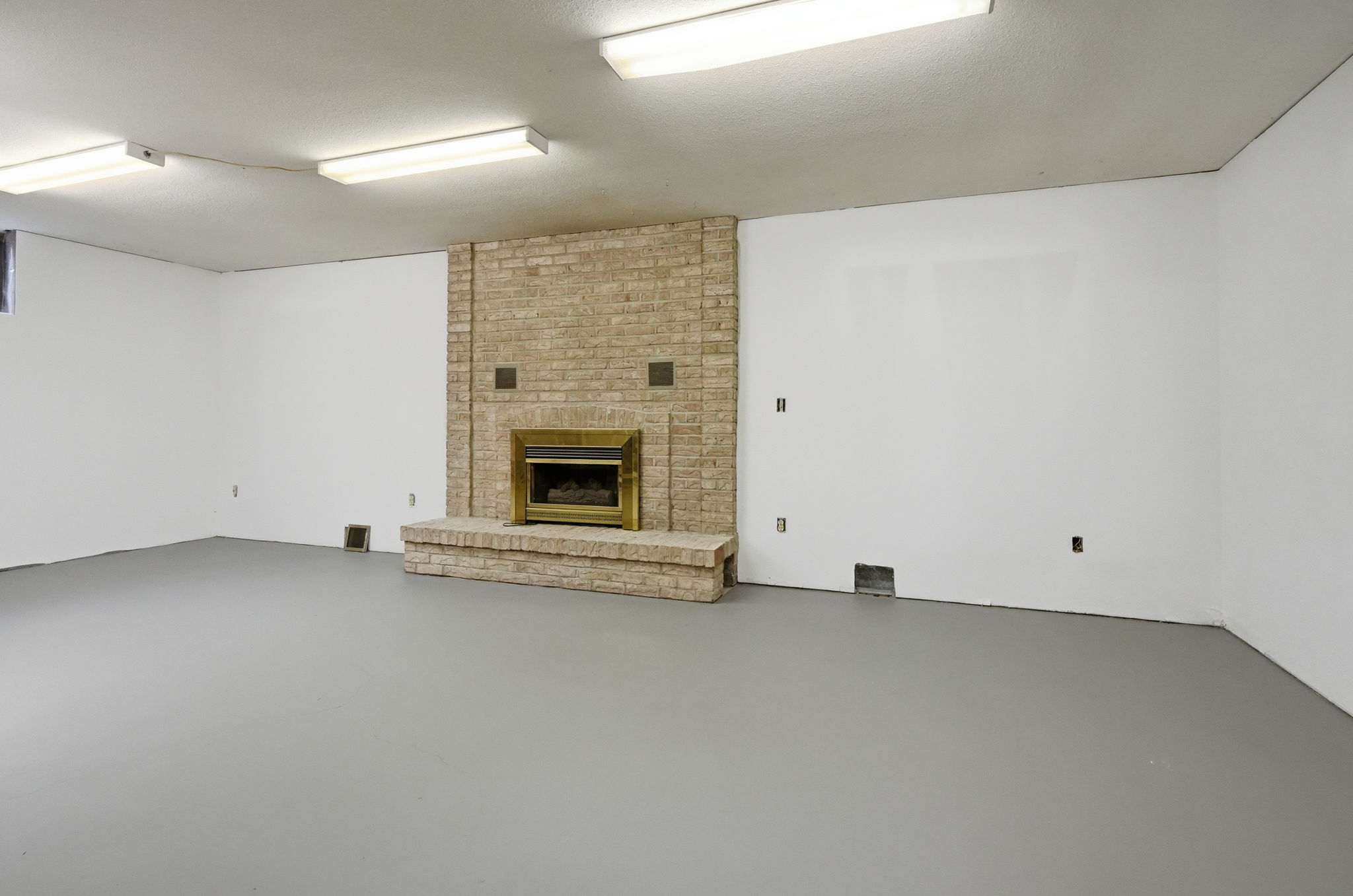  Photo 48