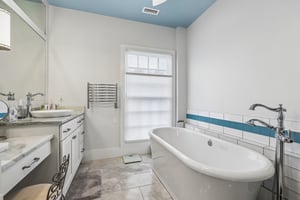 - 190 3rd St-S0906-008.jpg