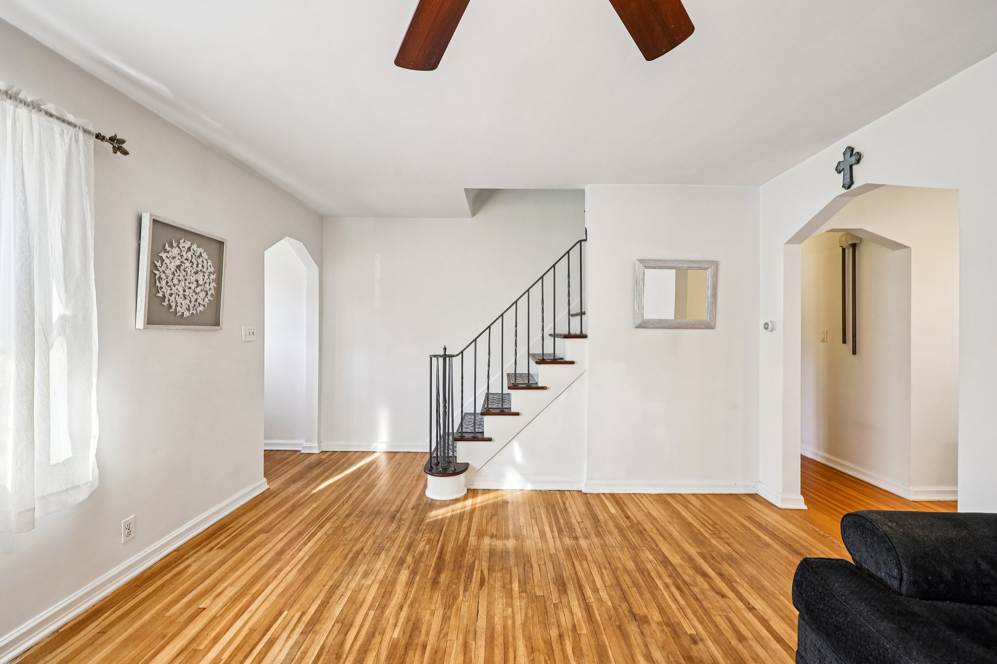 Bell St-S2111-009.jpg