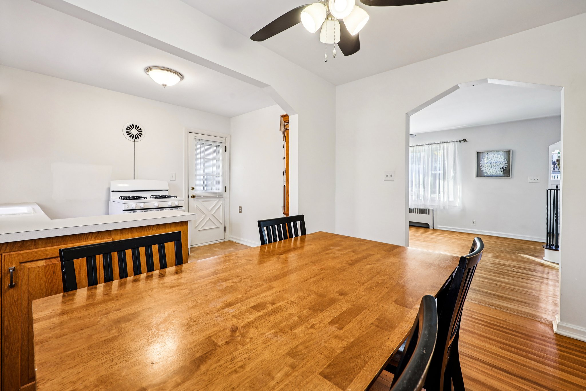 Bell St-S2111-016.jpg