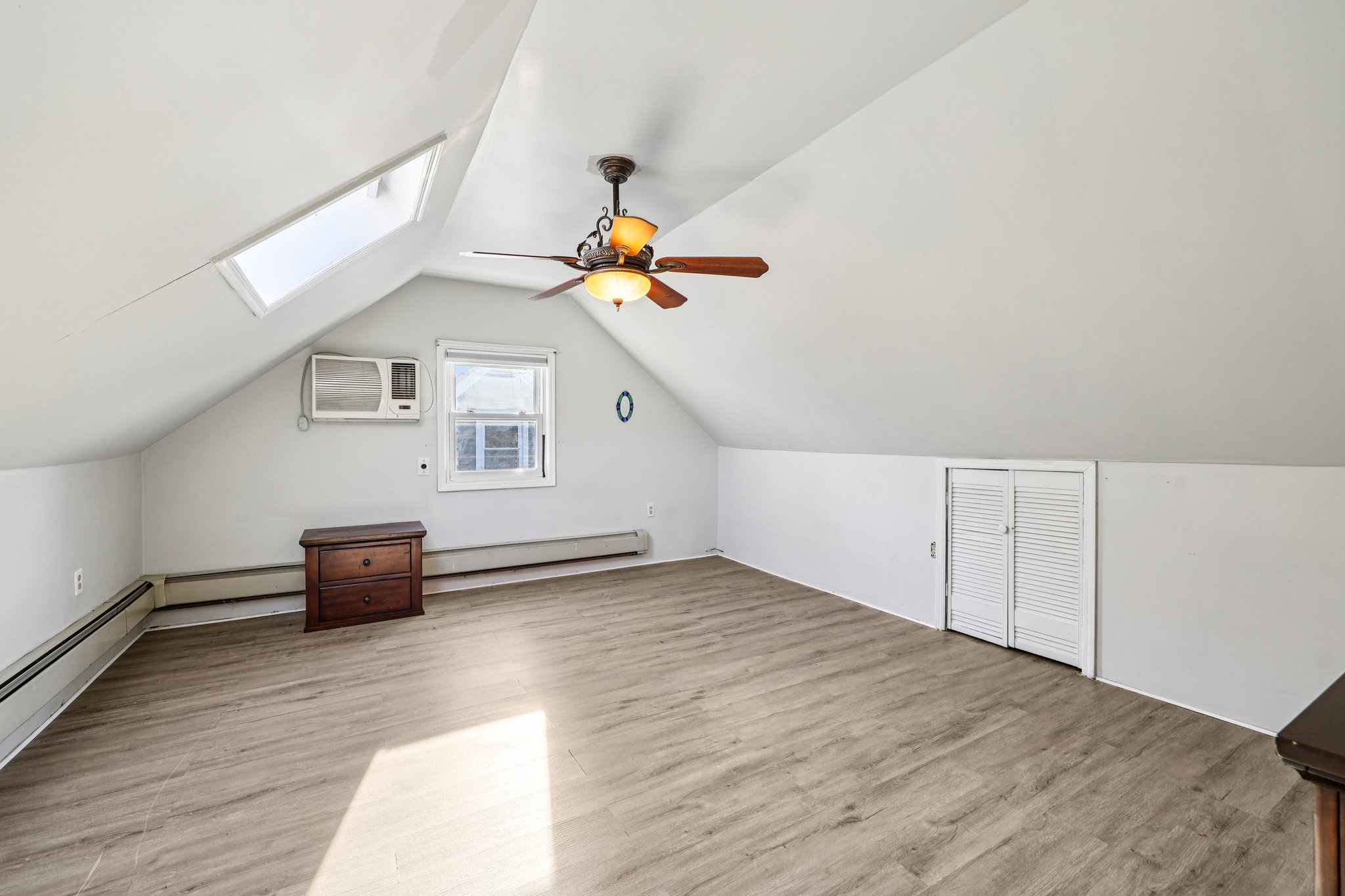 Bell St-S2111-031.jpg