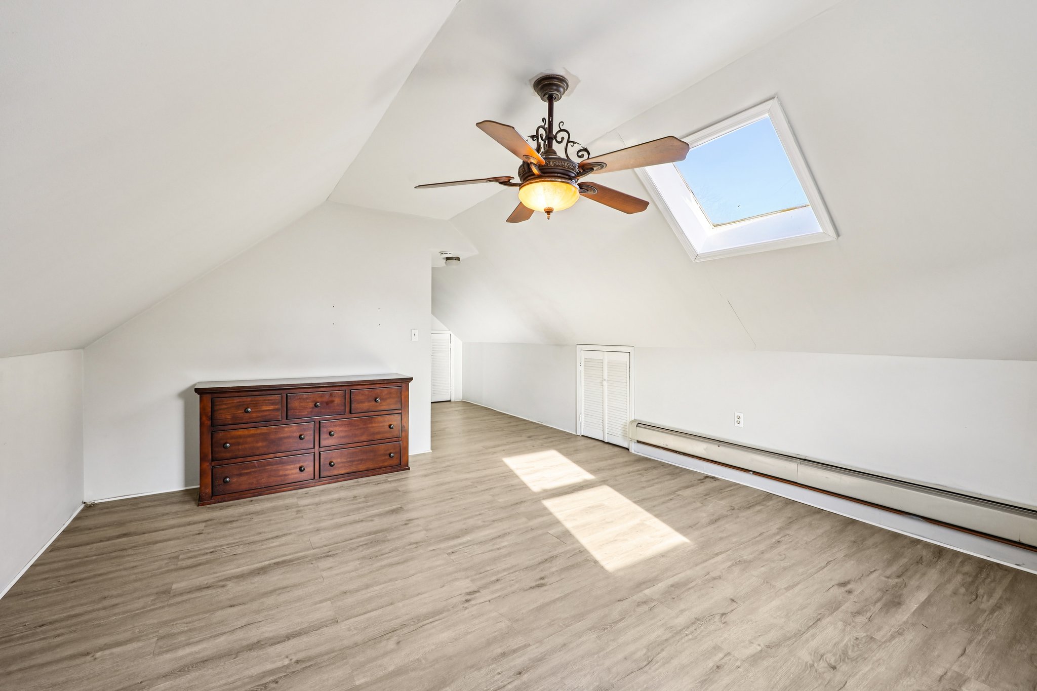 Bell St-S2111-032.jpg