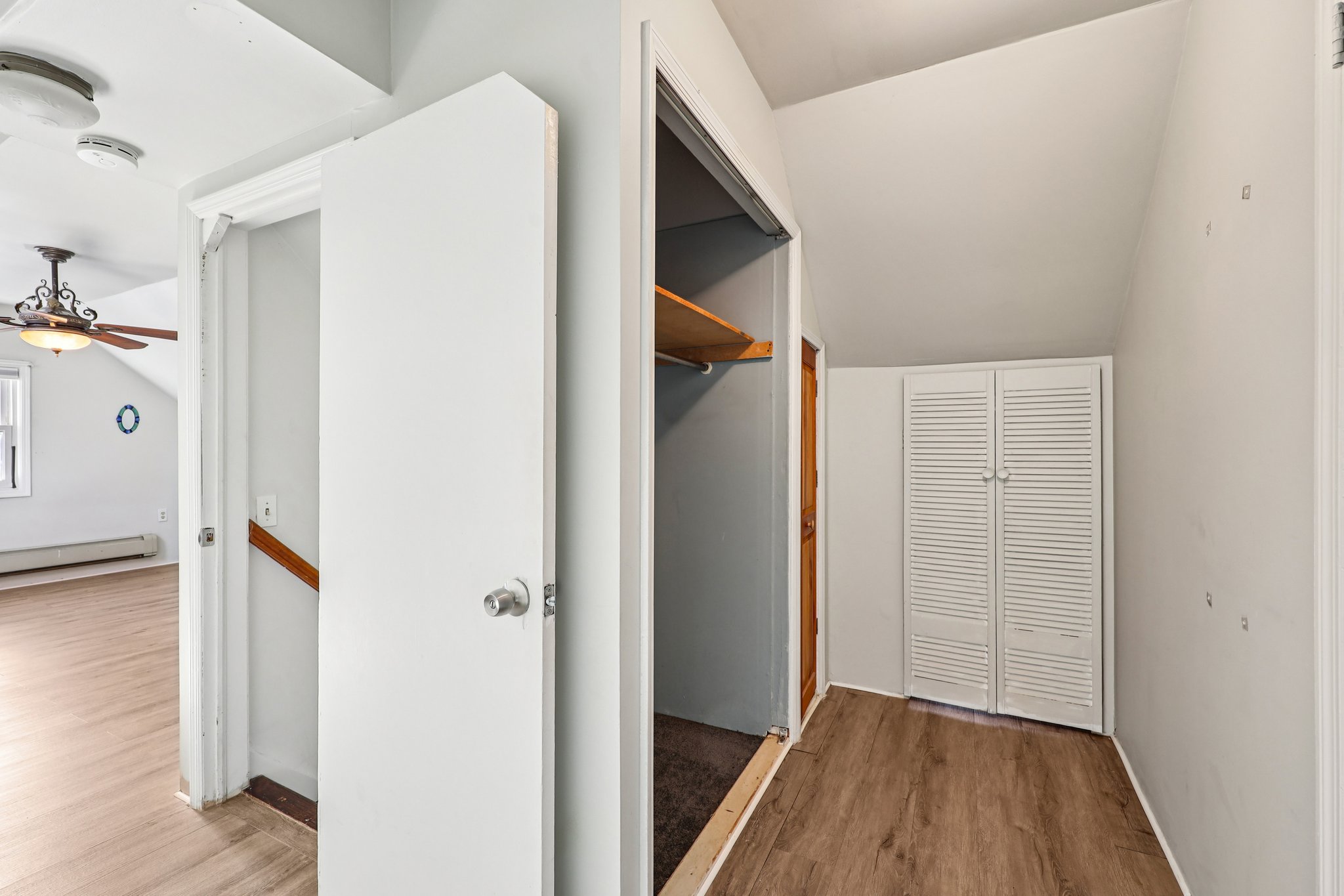 Bell St-S2111-035.jpg