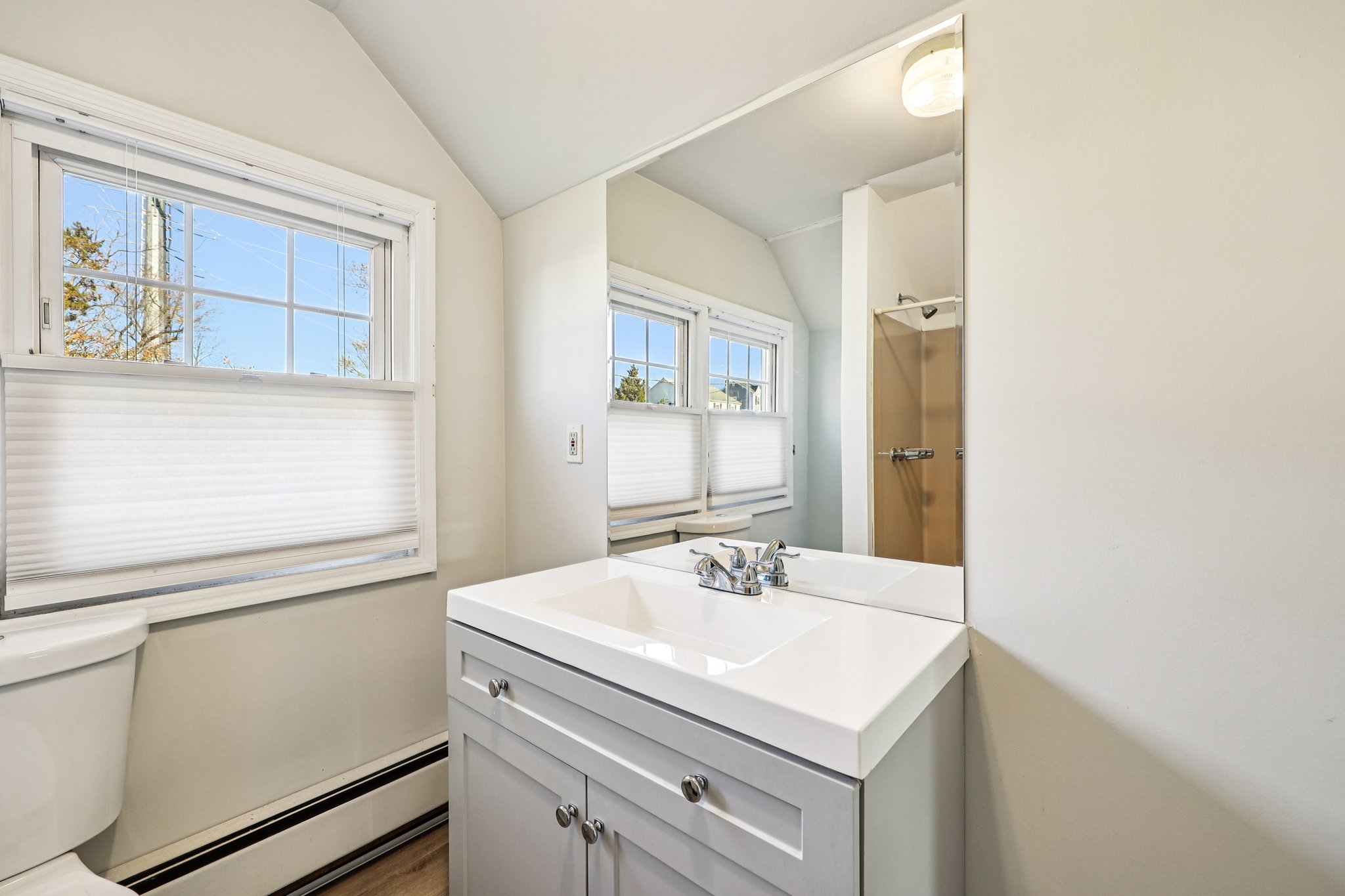 Bell St-S2111-037.jpg