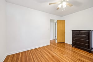 Bell St-S2111-025.jpg