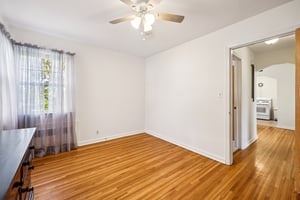 Bell St-S2111-026.jpg