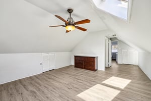 Bell St-S2111-033.jpg