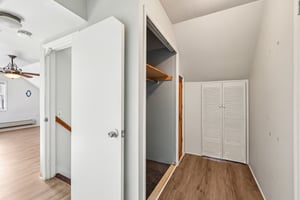 Bell St-S2111-035.jpg