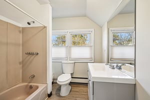 Bell St-S2111-036.jpg